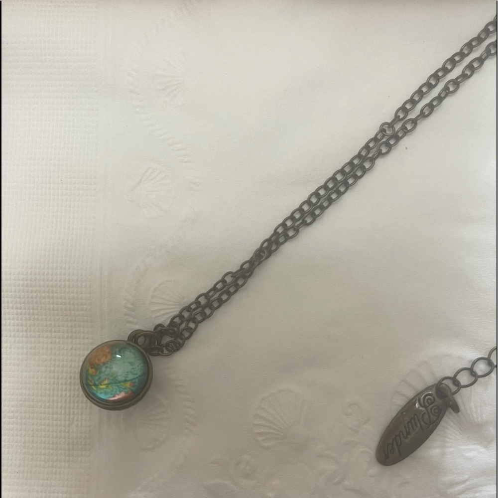 Plunder travel the world necklace